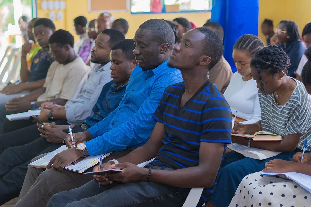 Culte à la paroisse AGAPE Franceville